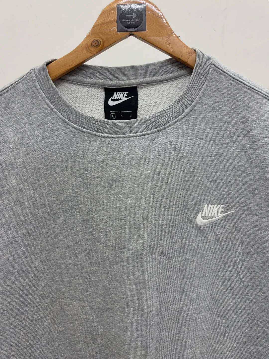 LIGHT GREY NIKE EMBROIDERY TICK SWEATSHIRT — photo 3