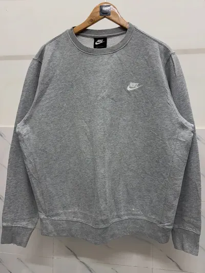 LIGHT GREY NIKE EMBROIDERY TICK SWEATSHIRT